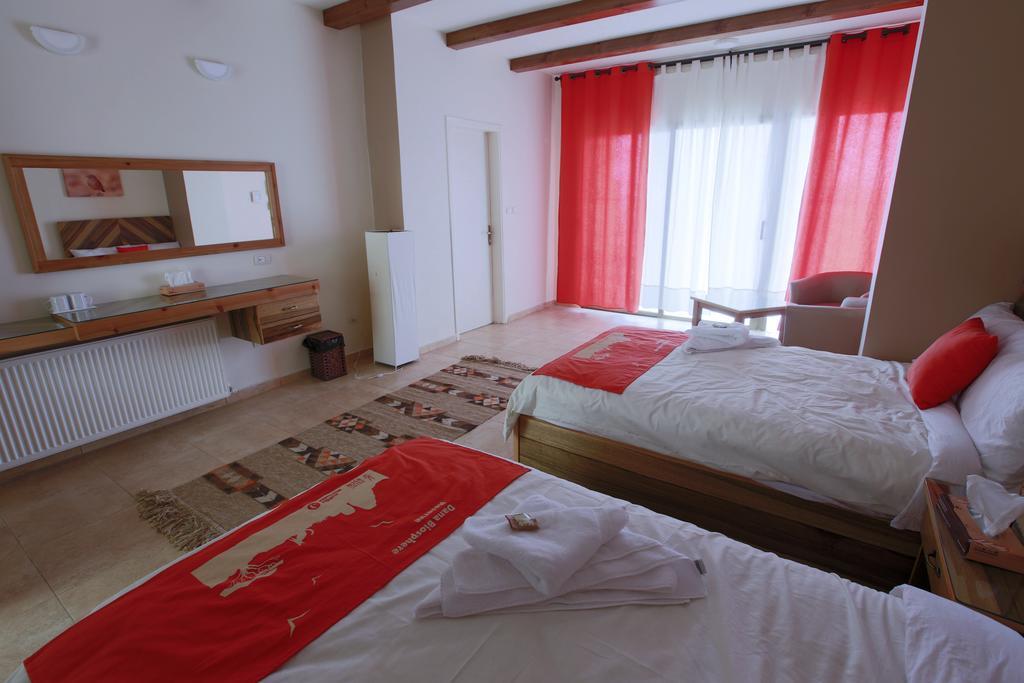 Dana Guesthouse Buitenkant foto